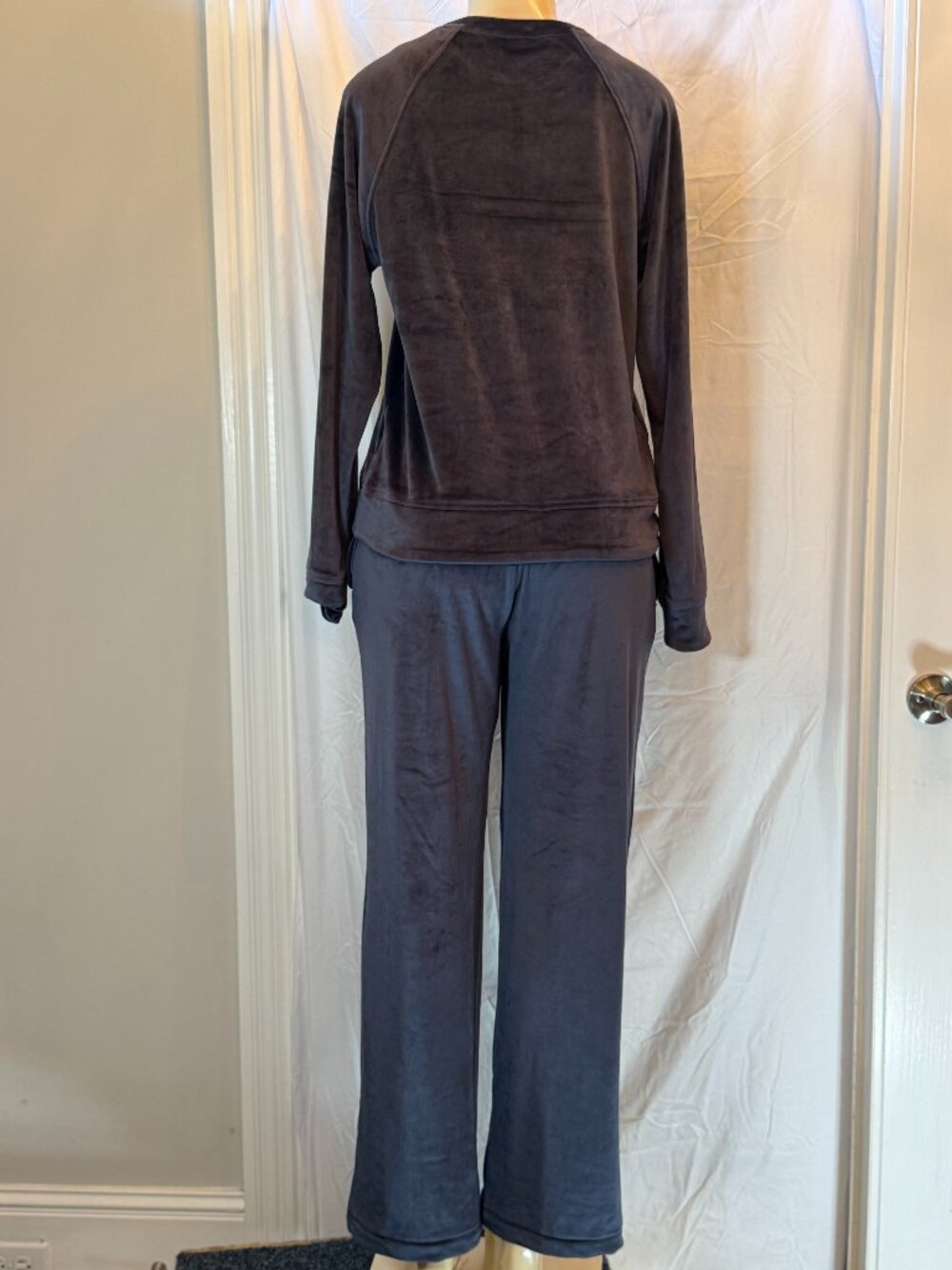 Blue Velour Lounge Set. Women's M, no brand, no tags